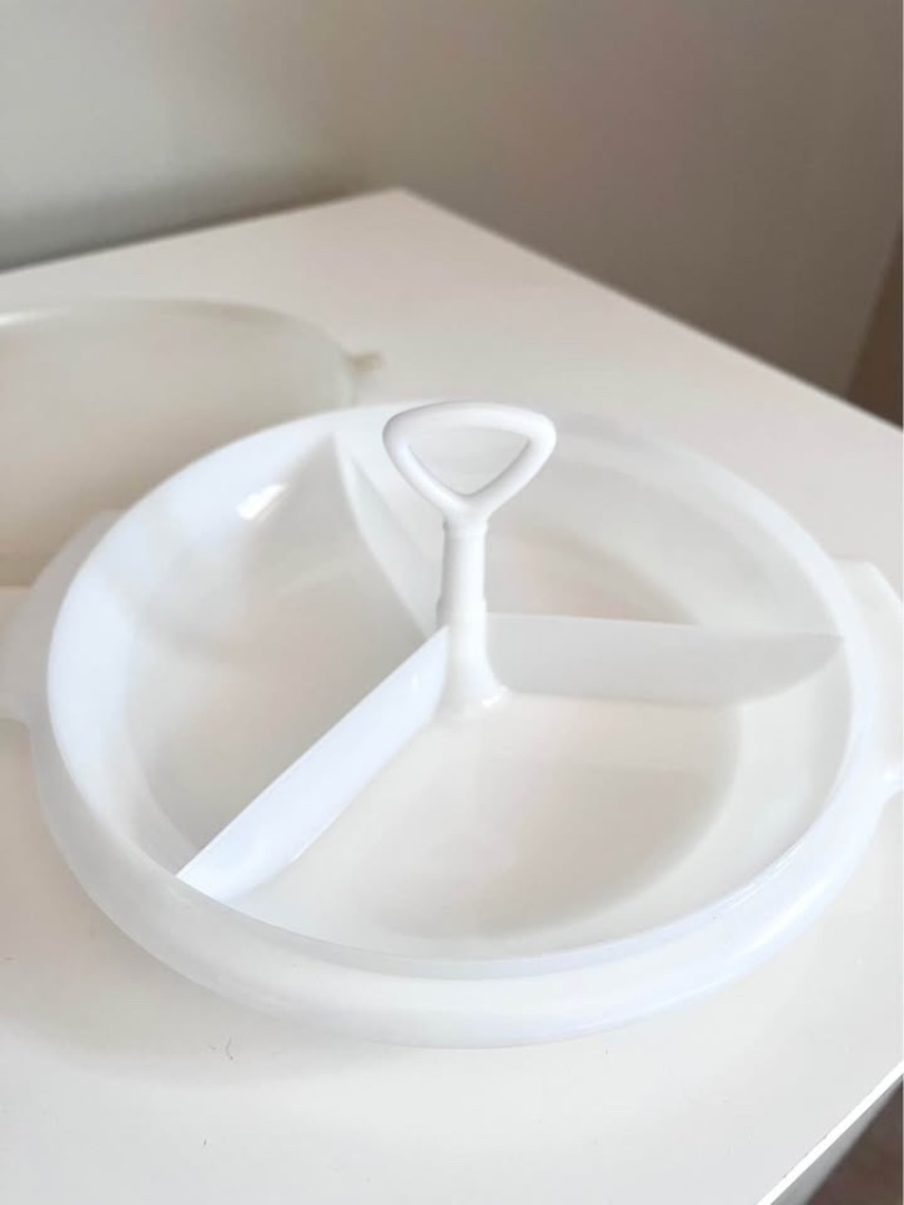 Tupperware divided serving tray suzette white food storage